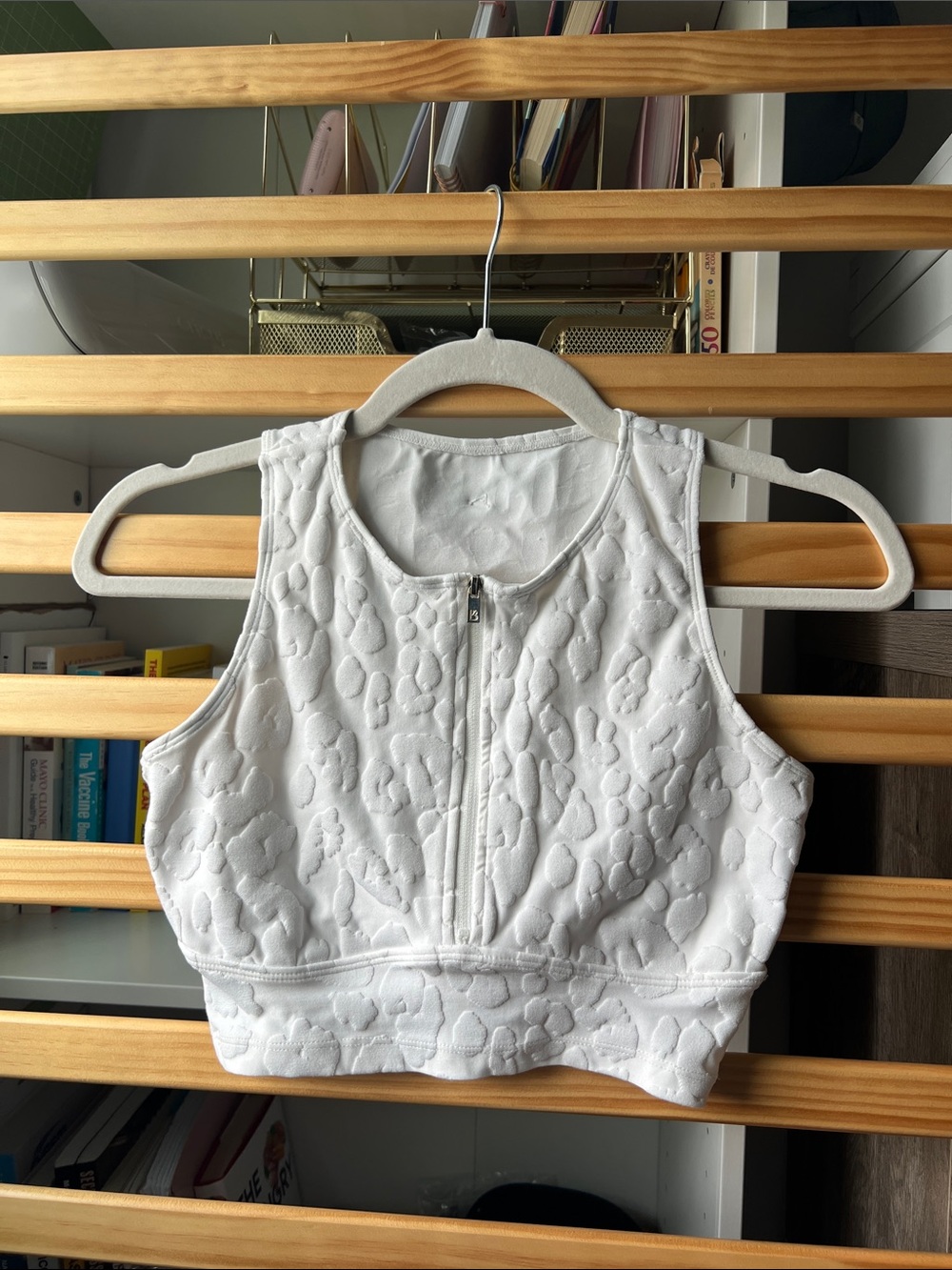 BuffBunny White Quilted Zip-Front Crop Top - Picture 1 of 1